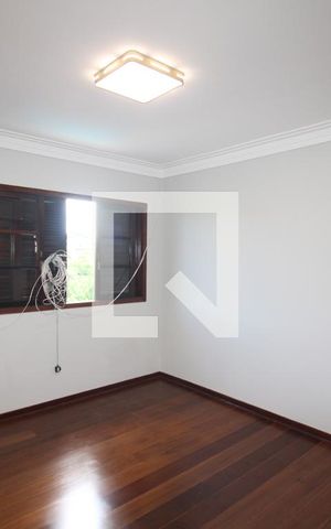 Casa à venda com 540m², 7 quartos e 5 vagasQuarto 2