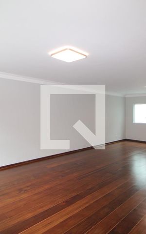 Casa à venda com 540m², 7 quartos e 5 vagasSala