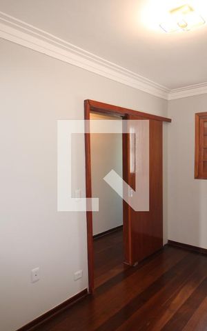 Casa à venda com 540m², 7 quartos e 5 vagasQuarto 1