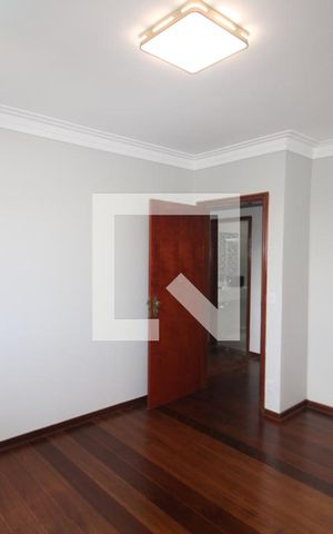 Casa à venda com 540m², 7 quartos e 5 vagasQuarto 2