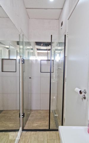 Studio para alugar com 30m², 1 quarto e sem vaga Studio para alugar com 30m², 1 quarto e sem vagaBanheiro
