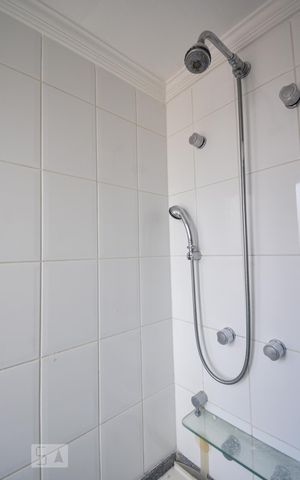 Apartamento à venda com 73m², 2 quartos e 2 vagasBanheiro da suíte