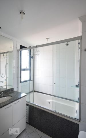 Apartamento à venda com 73m², 2 quartos e 2 vagasBanheiro da suíte