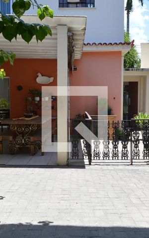 Casa à venda com 225m², 3 quartos e 3 vagasQuintal dos  fundos 
