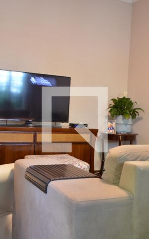 Casa à venda com 225m², 3 quartos e 3 vagasSala