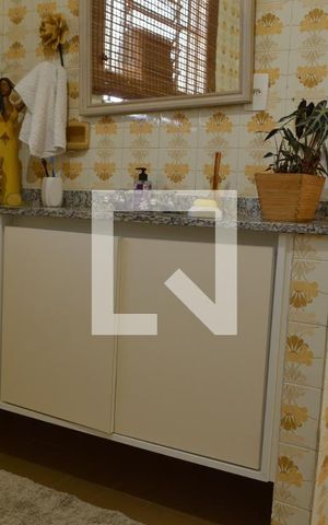 Casa à venda com 225m², 3 quartos e 3 vagasBanheiro 1