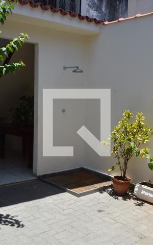 Casa à venda com 225m², 3 quartos e 3 vagasQuintal dos  fundos 