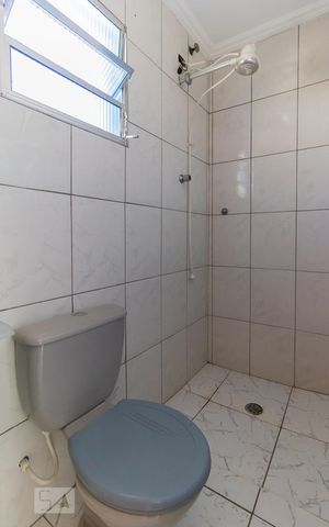 Casa à venda com 200m², 5 quartos e 5 vagas Casa à venda com 200m², 5 quartos e 5 vagasBanheiro