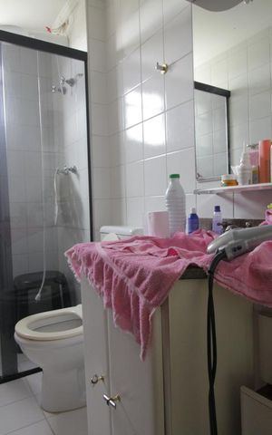Apartamento à venda com 105m², 3 quartos e 2 vagasBanheiro da suíte
