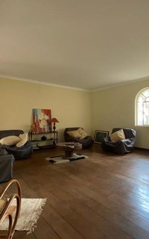 Casa para alugar com 550m², 6 quartos e 4 vagas Casa para alugar com 550m², 6 quartos e 4 vagasSala