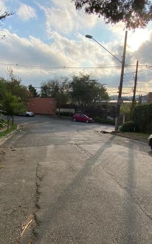 Casa para alugar com 550m², 6 quartos e 4 vagas Casa para alugar com 550m², 6 quartos e 4 vagasVista da Rua