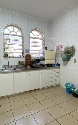 Casa para alugar com 550m², 6 quartos e 4 vagas Casa para alugar com 550m², 6 quartos e 4 vagasCozinha