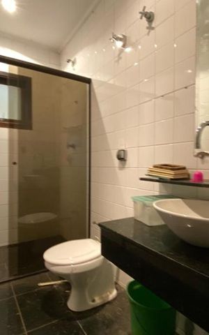 Casa para alugar com 550m², 6 quartos e 4 vagas Casa para alugar com 550m², 6 quartos e 4 vagasBanheiro da Suíte 3