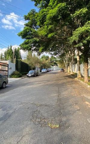 Casa para alugar com 550m², 6 quartos e 4 vagas Casa para alugar com 550m², 6 quartos e 4 vagasVista da Rua