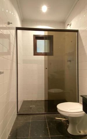 Casa para alugar com 550m², 6 quartos e 4 vagas Casa para alugar com 550m², 6 quartos e 4 vagasBanheiro da Suíte 3
