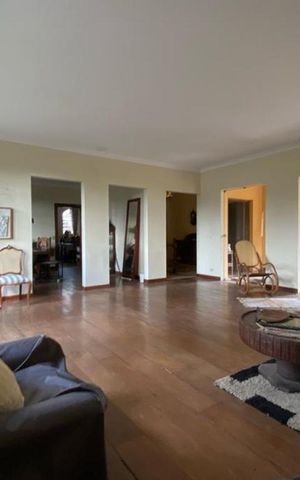 Casa para alugar com 550m², 6 quartos e 4 vagas Casa para alugar com 550m², 6 quartos e 4 vagasSala