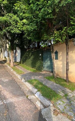 Casa para alugar com 550m², 6 quartos e 4 vagas Casa para alugar com 550m², 6 quartos e 4 vagasEntrada