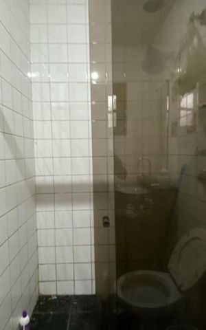 Casa para alugar com 550m², 6 quartos e 4 vagas Casa para alugar com 550m², 6 quartos e 4 vagasBanheiro da Suíte 2