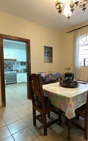 Casa para alugar com 550m², 6 quartos e 4 vagas Casa para alugar com 550m², 6 quartos e 4 vagasCopa