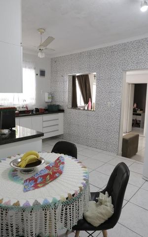 Casa à venda com 412m², 6 quartos e 4 vagasCozinha