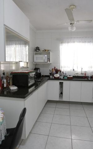 Casa à venda com 412m², 6 quartos e 4 vagasCozinha