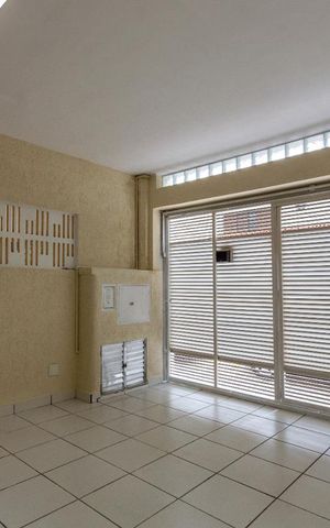 Casa à venda com 155m², 3 quartos e 2 vagas Casa à venda com 155m², 3 quartos e 2 vagasGaragem