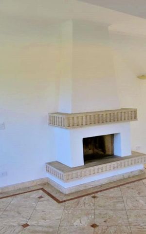 Casa à venda com 438m², 4 quartos e 6 vagas Casa à venda com 438m², 4 quartos e 6 vagasDetalhe Sala