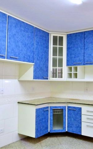 Casa à venda com 438m², 4 quartos e 6 vagas Casa à venda com 438m², 4 quartos e 6 vagasCozinha - Armários