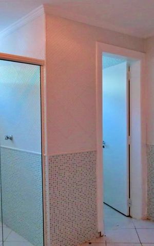 Casa à venda com 438m², 4 quartos e 6 vagas Casa à venda com 438m², 4 quartos e 6 vagasDetalhe banheiro da Sauna