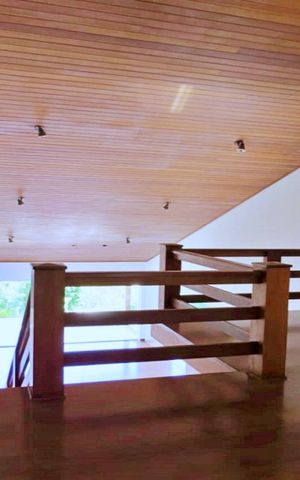 Casa à venda com 438m², 4 quartos e 6 vagas Casa à venda com 438m², 4 quartos e 6 vagasDetalhe