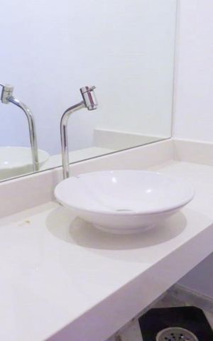 Casa à venda com 438m², 4 quartos e 6 vagas Casa à venda com 438m², 4 quartos e 6 vagasLavabo