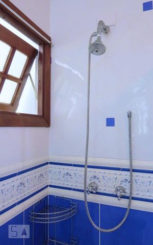Casa à venda com 438m², 4 quartos e 6 vagas Casa à venda com 438m², 4 quartos e 6 vagasDucha