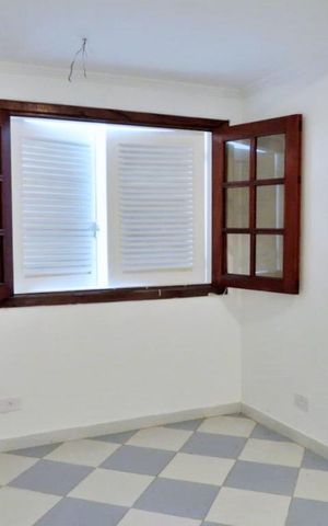 Casa à venda com 438m², 4 quartos e 6 vagas Casa à venda com 438m², 4 quartos e 6 vagasQuarto de Serviço 1