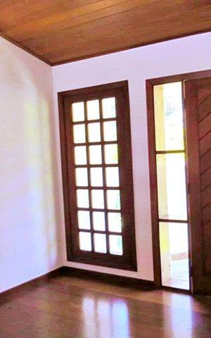 Casa à venda com 438m², 4 quartos e 6 vagas Casa à venda com 438m², 4 quartos e 6 vagasHall de Entrada