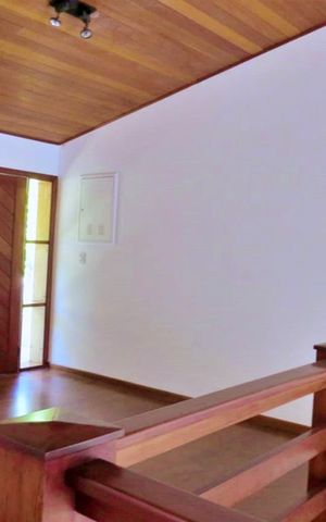 Casa à venda com 438m², 4 quartos e 6 vagas Casa à venda com 438m², 4 quartos e 6 vagasHall de Entrada