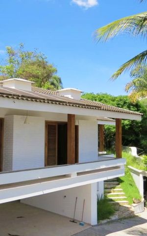 Casa à venda com 438m², 4 quartos e 6 vagas Casa à venda com 438m², 4 quartos e 6 vagasVista da Casa