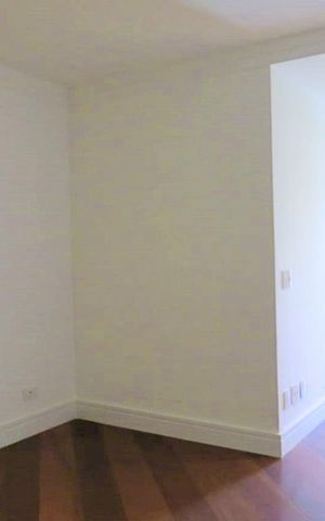 Casa à venda com 438m², 4 quartos e 6 vagas Casa à venda com 438m², 4 quartos e 6 vagasQuarto 3 - Suíte