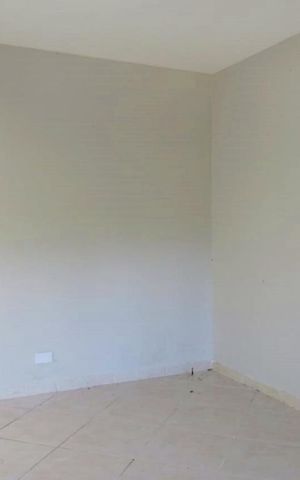 Casa à venda com 438m², 4 quartos e 6 vagas Casa à venda com 438m², 4 quartos e 6 vagasQuarto de Serviço 2