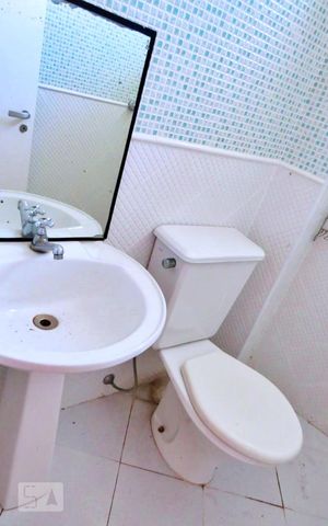 Casa à venda com 438m², 4 quartos e 6 vagas Casa à venda com 438m², 4 quartos e 6 vagasBanheiro
