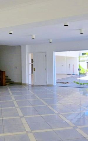 Casa à venda com 438m², 4 quartos e 6 vagas Casa à venda com 438m², 4 quartos e 6 vagasSalao de Festa