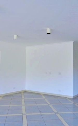 Casa à venda com 438m², 4 quartos e 6 vagas Casa à venda com 438m², 4 quartos e 6 vagasSalao de Festa