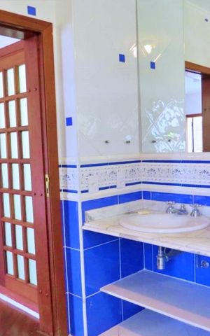 Casa à venda com 438m², 4 quartos e 6 vagas Casa à venda com 438m², 4 quartos e 6 vagasBanheiro da Suíte 1