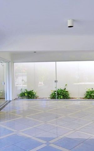 Casa à venda com 438m², 4 quartos e 6 vagas Casa à venda com 438m², 4 quartos e 6 vagasSalao de Festa