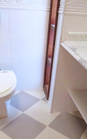 Casa à venda com 438m², 4 quartos e 6 vagas Casa à venda com 438m², 4 quartos e 6 vagasBanheiro da Suíte 3