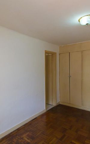 Casa à venda com 240m², 5 quartos e 3 vagasSuíte