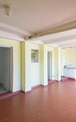 Casa à venda com 240m², 5 quartos e 3 vagasSalão 