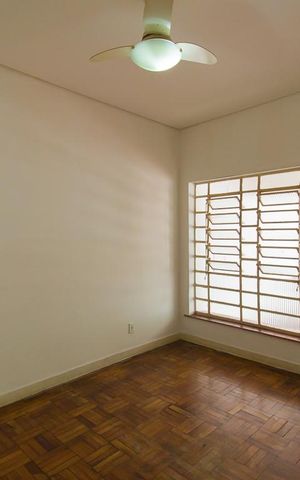 Casa à venda com 240m², 5 quartos e 3 vagasSala 1