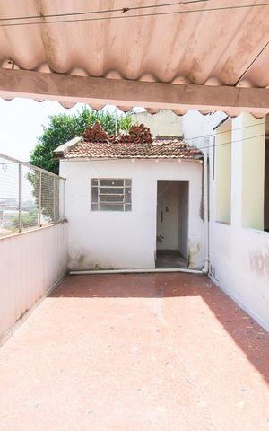 Casa à venda com 240m², 5 quartos e 3 vagasQuintal