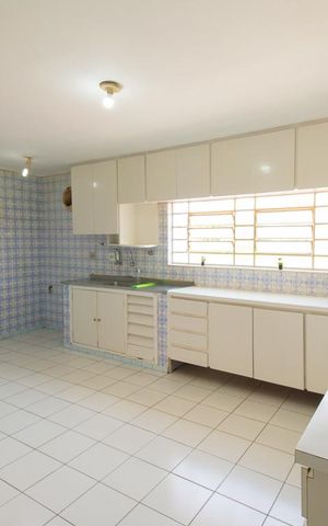 Casa à venda com 240m², 5 quartos e 3 vagasCozinha