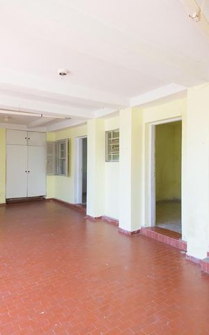 Casa à venda com 240m², 5 quartos e 3 vagasSalão 